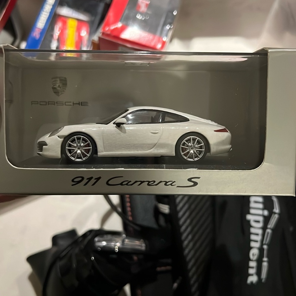 Porsche 1:43 911 Carrera